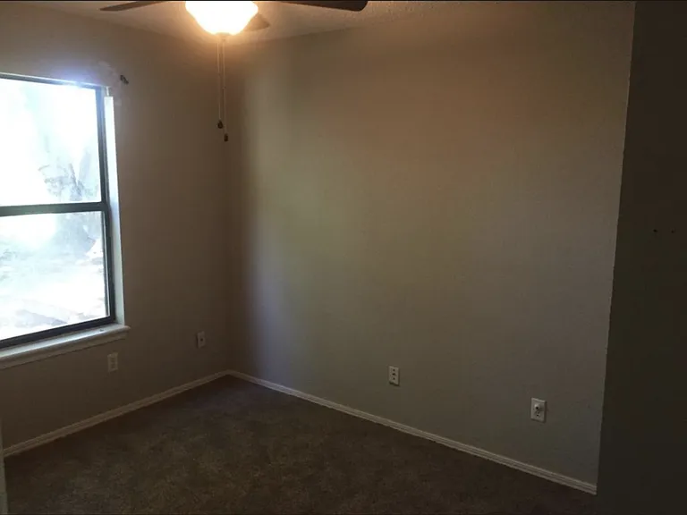724 W Commercial St — Photo 6