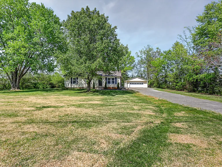 4827 Bradyville Pike — Photo 24