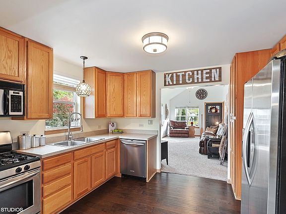 3rd image of 25452 W Highwoods Dr