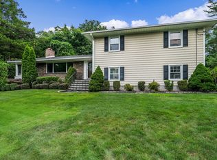 15 Mark Dr, Rye Brook, NY 10573