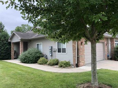 12 Notting Hill Ln, Iowa City, IA, 52245