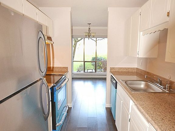 5th image of 15142 65th Ave S #406