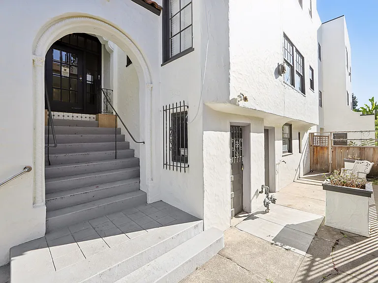 2410 Dwight Way — Photo 44