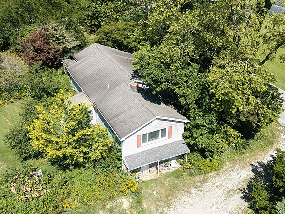 3rd image of 1226 N County Line Rd #1