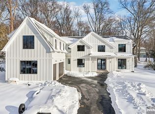 91 Macarthur Ave, Closter, NJ 07624