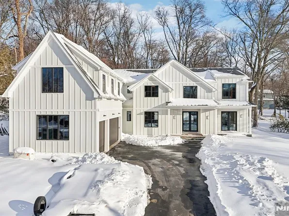 91 Macarthur Ave, Closter, NJ 07624