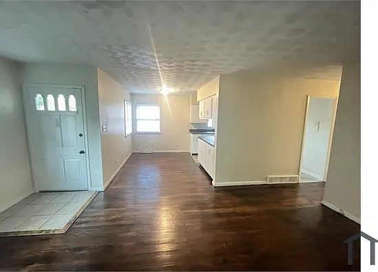 3337 Houston St — Photo 5