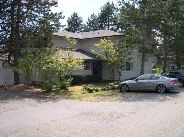 3011 NE 147th St APT 6