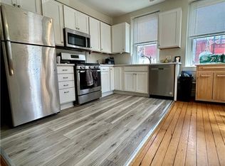 378 Thames St APT 6, Newport, RI 02840