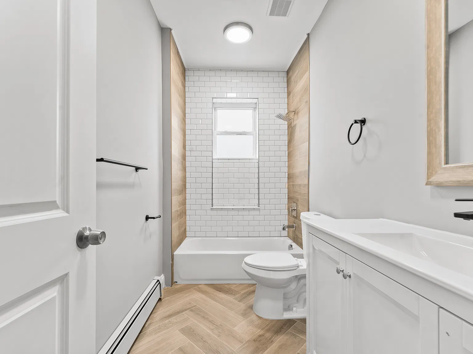 3 bed, 1200 sqft, $2,375 — Photo 4