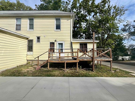 3rd image of 2222 Walnut St