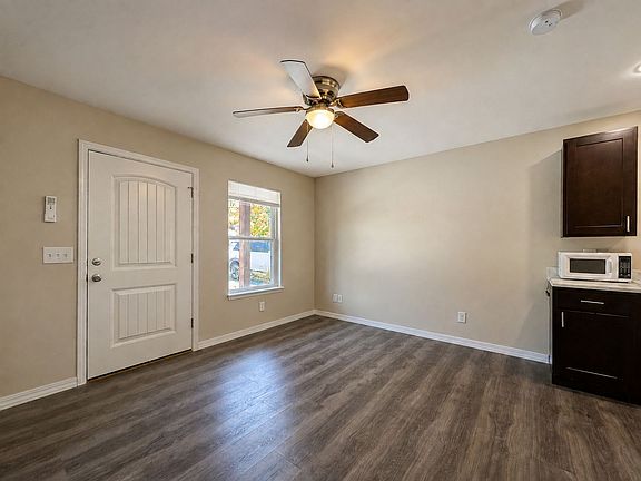4th image of 103 King George St #B