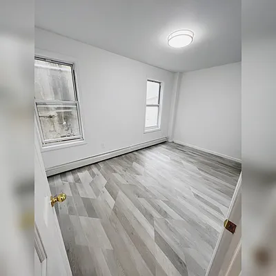 Rented by E Realty International Corp | media 32