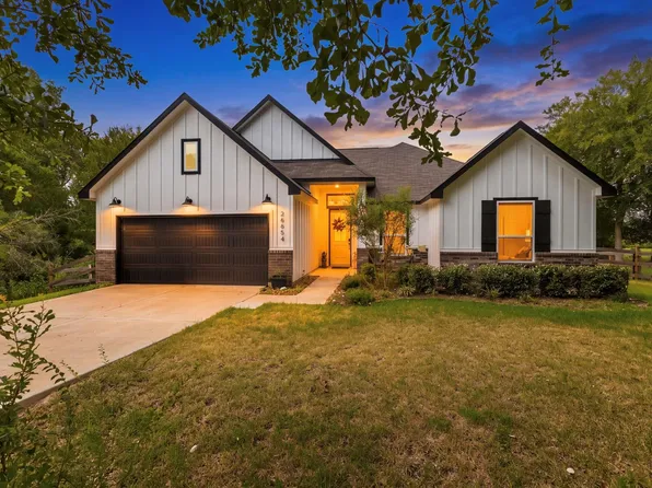 26854 Callie Dr, Hempstead, TX 77445