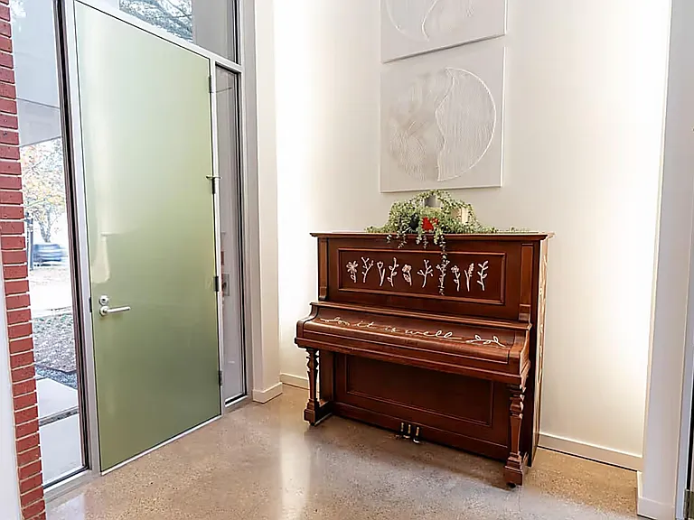 4904 S Shepherd Dr — Photo 5