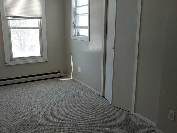 5th image of 224 Avon St N APT 2