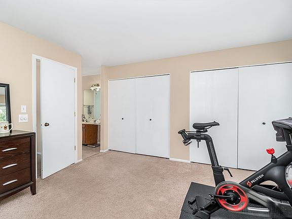 5th image of 562 Willowcreek Ct #562