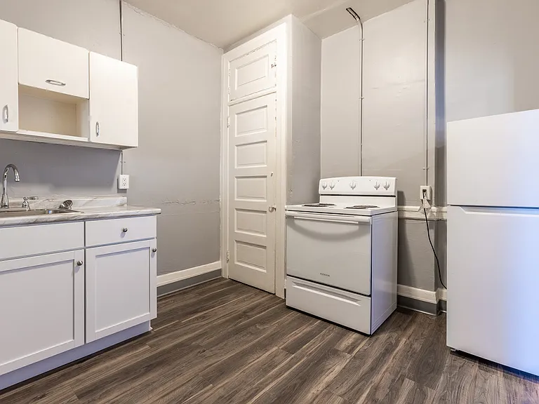 304 S Birmingham Ave #203 — Photo 2