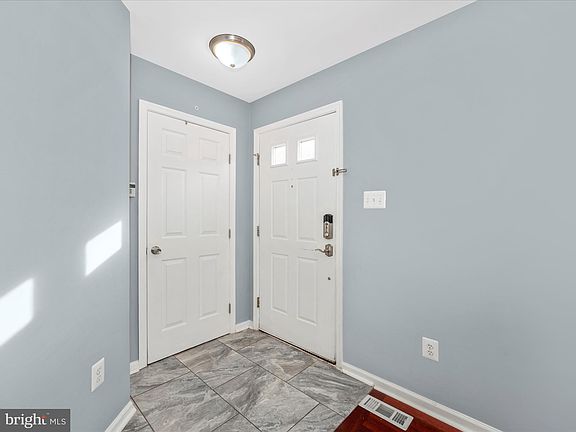 3rd image of 13732 Palmetto Cir