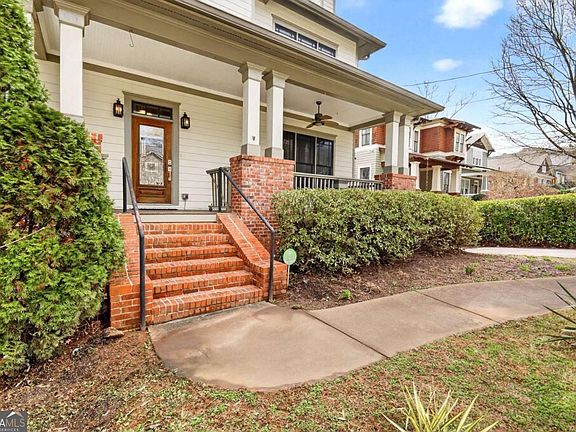 2nd image of 2129 Oakview Rd SE