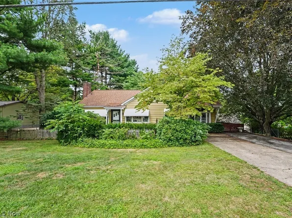 10745 Johnnycake Ridge Rd, Painesville, OH 44077