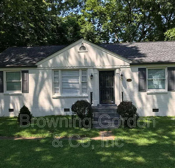 2915 Selena Dr — Photo 1