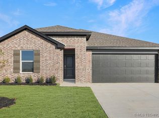 8530 E Fort Worth St, Broken Arrow, OK 74014