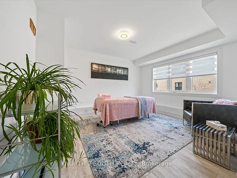 118 Berkely St — Photo 40