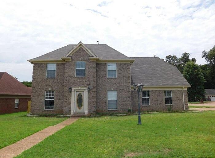 1st image of 7845 Parkmont Dr
