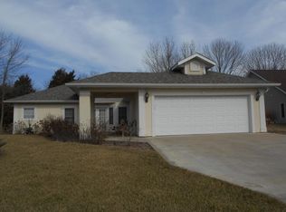 823 Evergreen Dr, Fulton, MO 65251