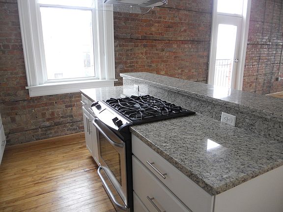 5th image of 1526 Main St APT 6