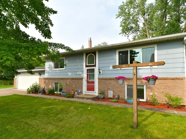 2212 Ryan Ct E, Saint Paul, MN 55109