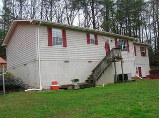 8900 Ellis Ln, Powell, TN 37849