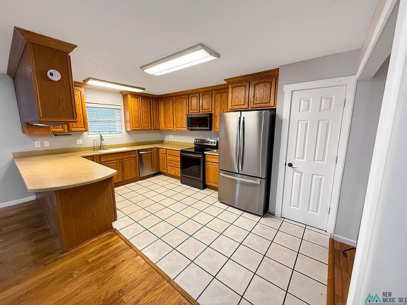 5th image of 1816 E Albertson Dr