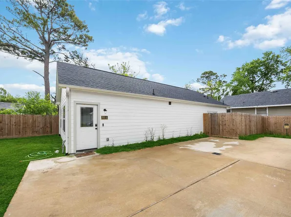 8614 Peachtree St #A, Houston, TX 77016