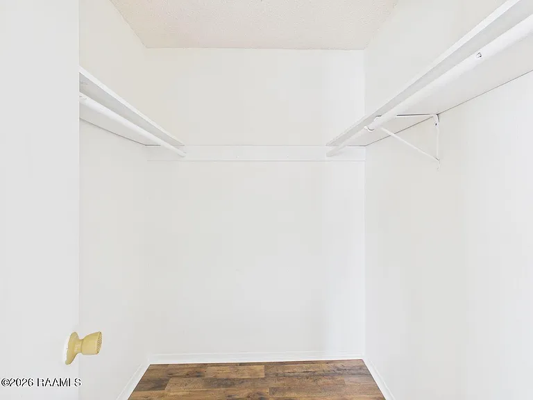 201 Buttercup Dr — Photo 6