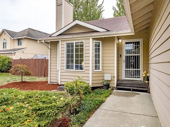 3rd image of 2410 19th Street Pl SE