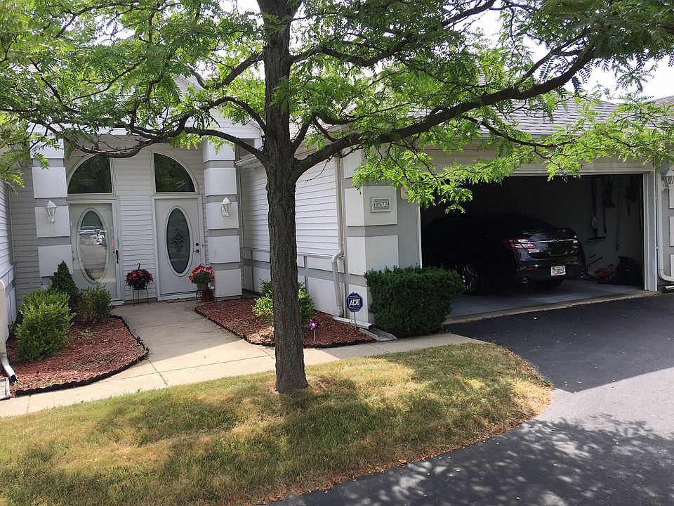 1st image of 1202 Linden Ln #1202