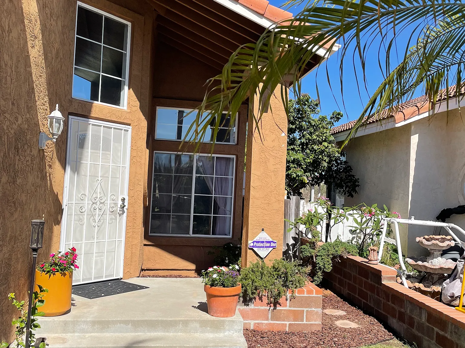4 bed, 2102 sqft, $4,800 — Photo 4