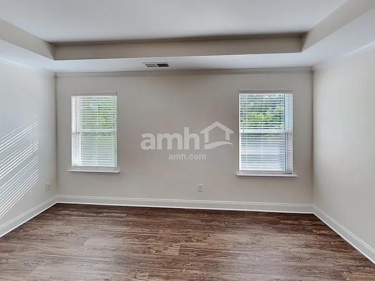 1105 Amberly Way — Photo 9