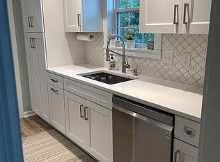 122 NE 34th St, Oak Island, NC 28465