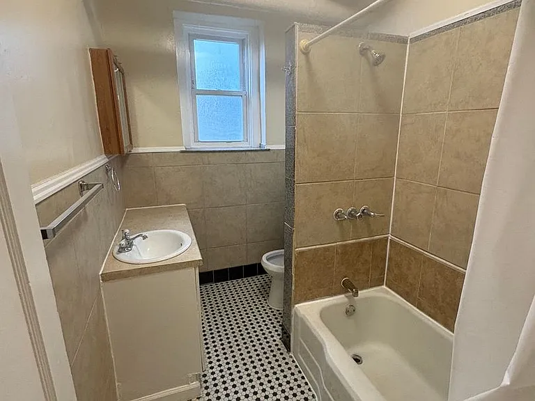 401 Ridgeway Ave — Photo 9