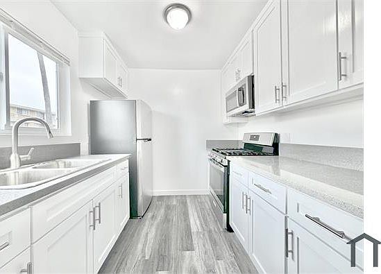 1st image of 956 Elden Ave APT 2