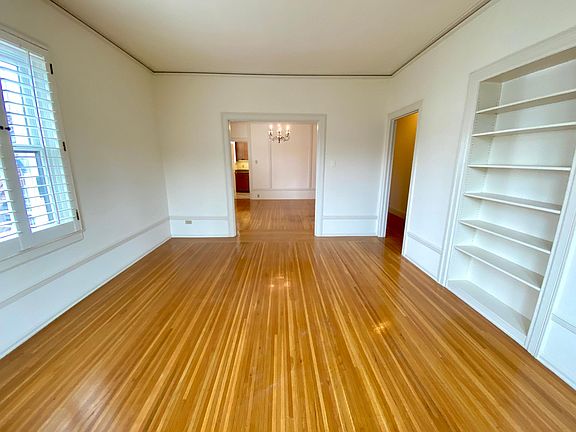 4th image of 2595 Washington St #9