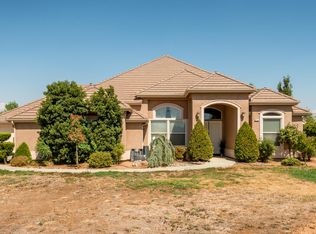 6192 N McCall Ave, Clovis, CA 93619