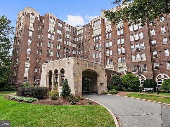 2nd image of 4000 Cathedral Ave NW APT 6B