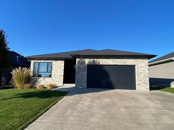 1973 Dempster Dr, Coralville, IA 52241