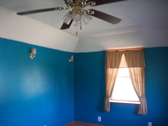 Masterbedroom approx 11x15