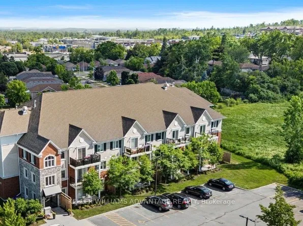 910 Wentworth St #206, Peterborough, ON K9J 8R8