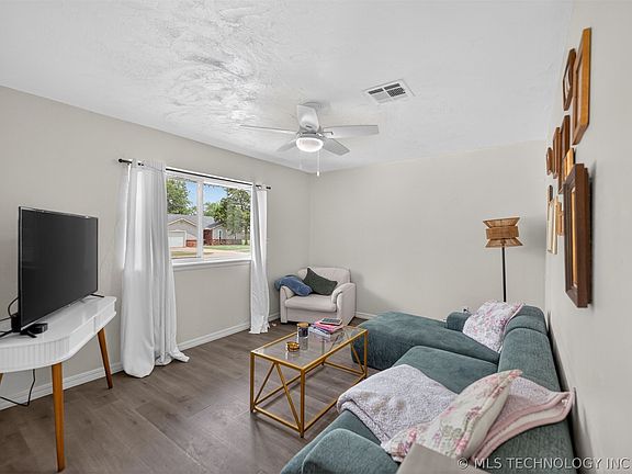 5th image of 1304 E Boyd St